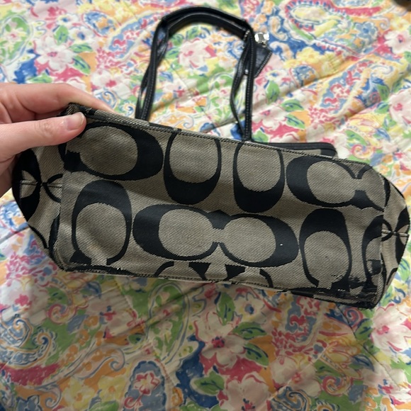 Coach Handbag - Picture 3 of 9